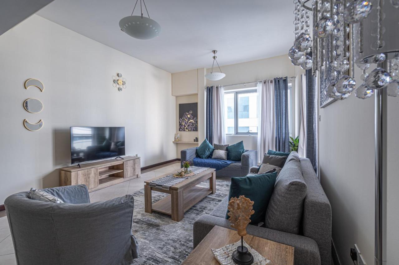 Higuests - Large In The Heart Of Deira Near Clocktower *