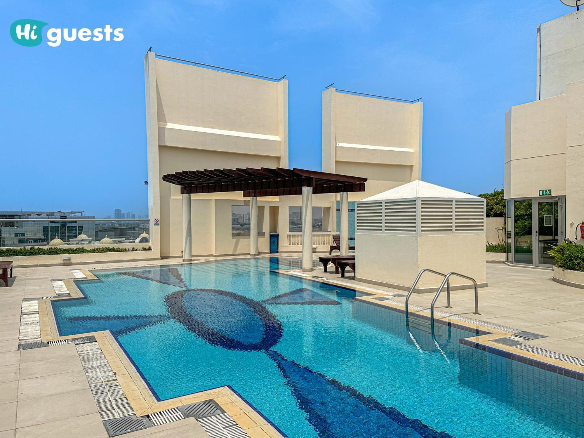 Higuests - Large In The Heart Of Deira Near Clocktower